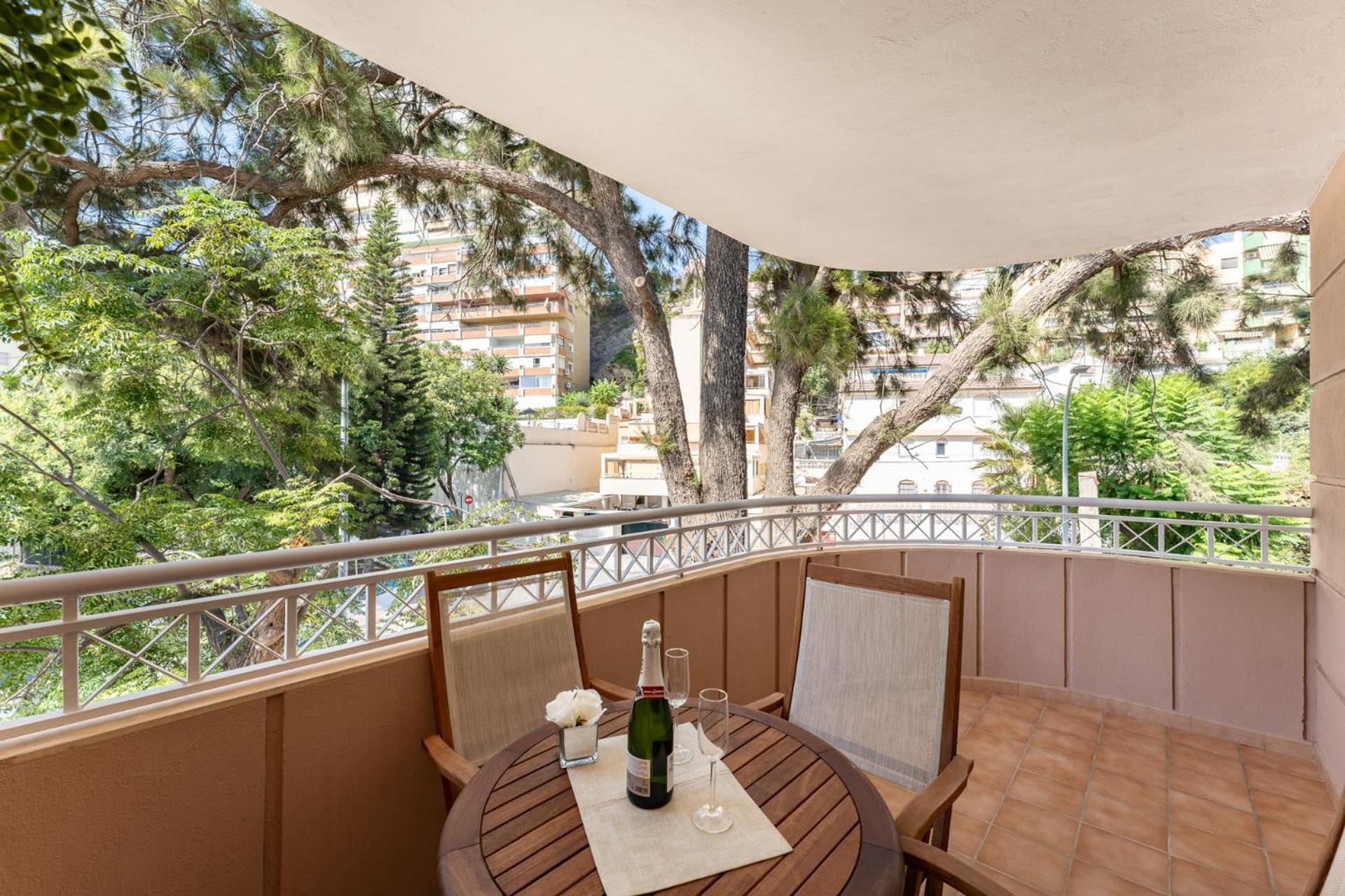 Malagasuite Costa Sol Oasis Torremolinos Bagian luar foto