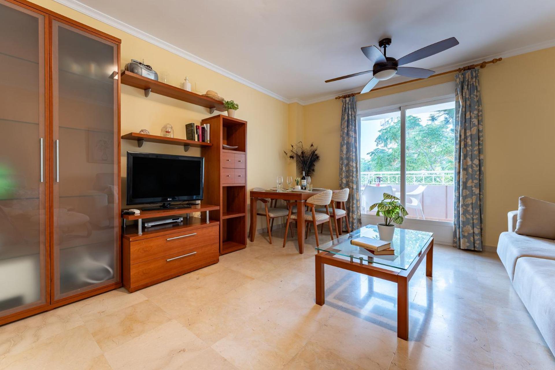 Malagasuite Costa Sol Oasis Torremolinos Bagian luar foto